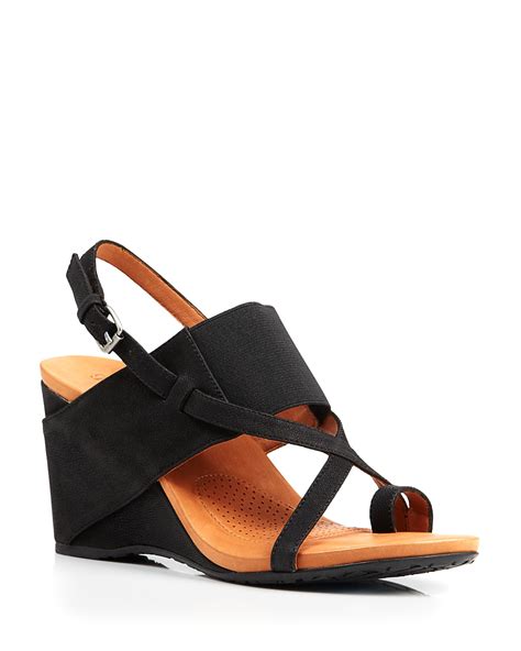 bloomingdale's sandals